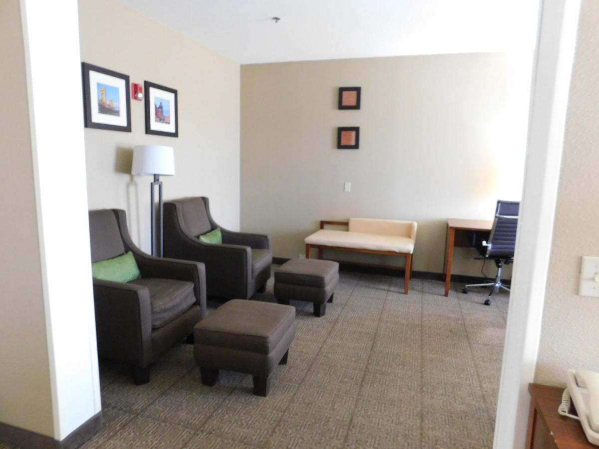 Comfort Inn & Suites Sacramento - University Area Εξωτερικό φωτογραφία