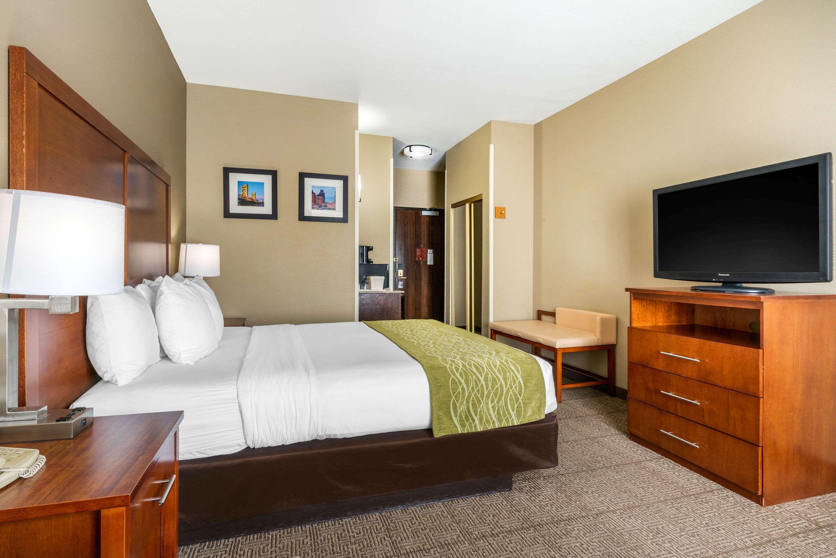 Comfort Inn & Suites Sacramento - University Area Εξωτερικό φωτογραφία