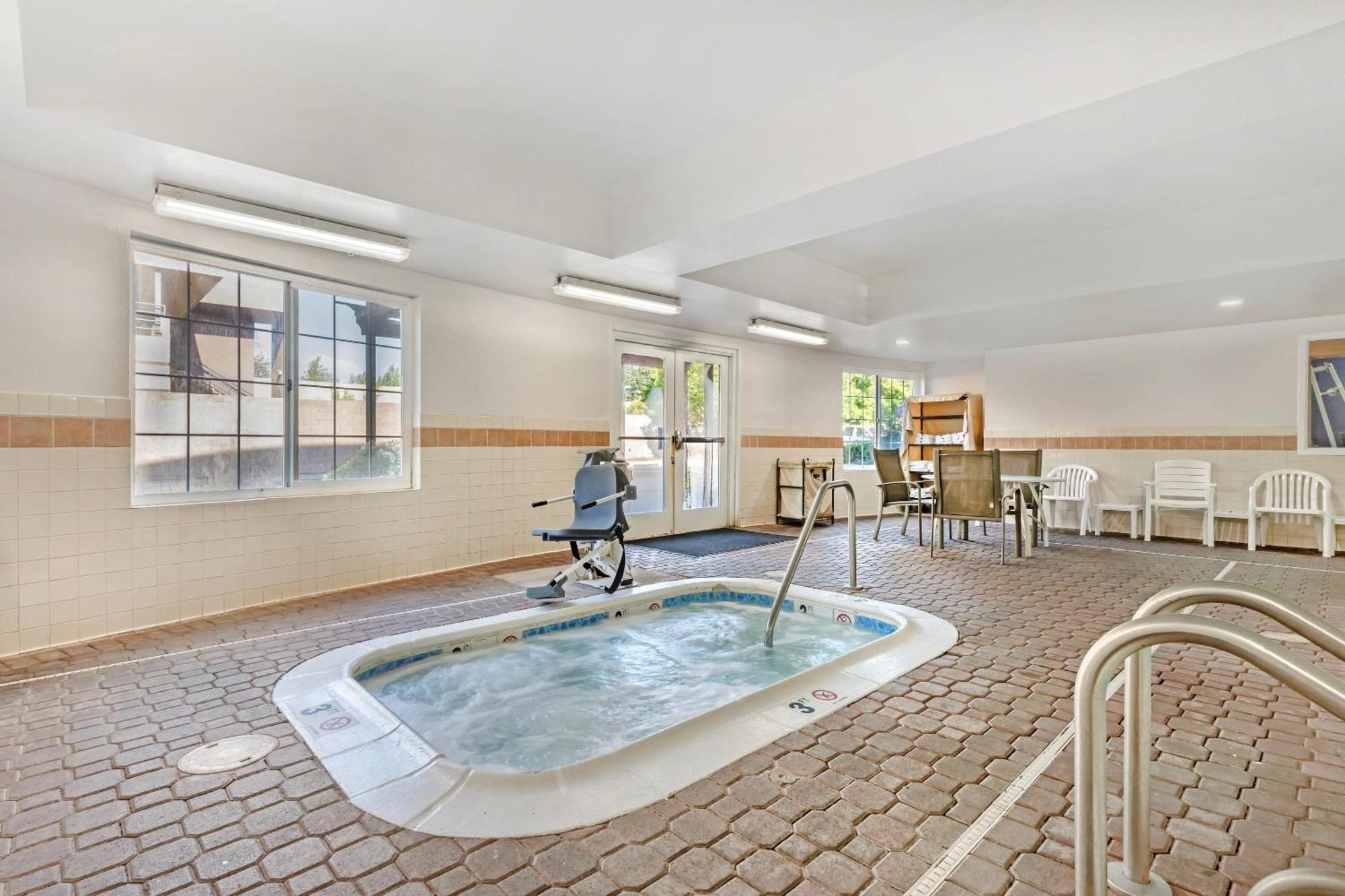 Comfort Inn & Suites Sacramento - University Area Εξωτερικό φωτογραφία