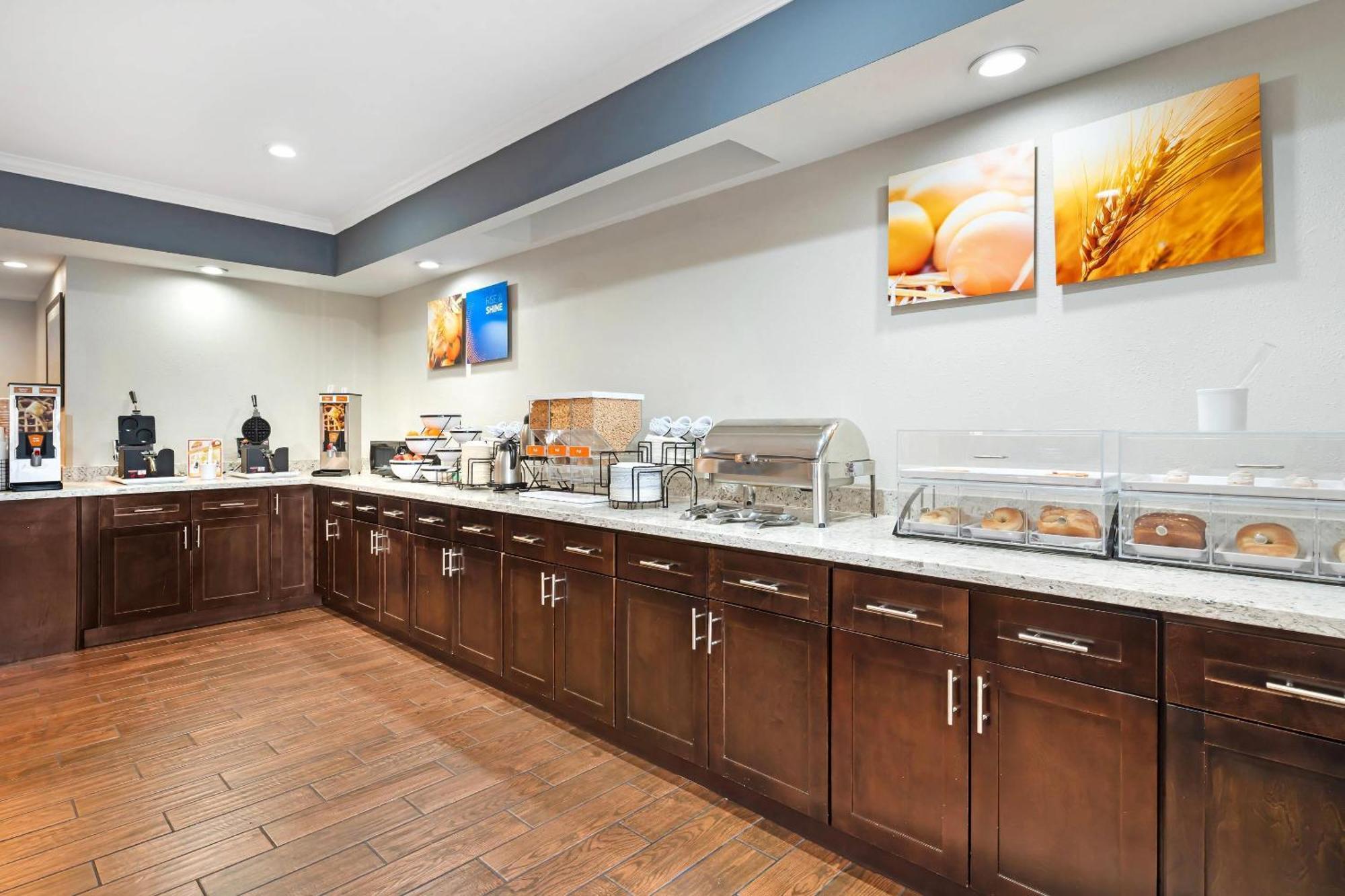 Comfort Inn & Suites Sacramento - University Area Εξωτερικό φωτογραφία