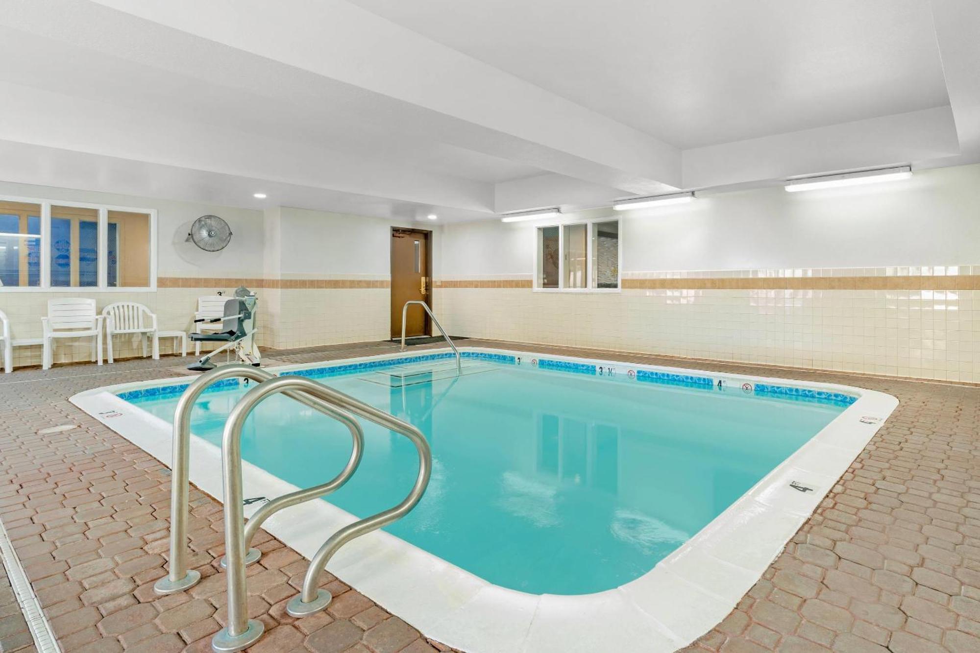 Comfort Inn & Suites Sacramento - University Area Εξωτερικό φωτογραφία