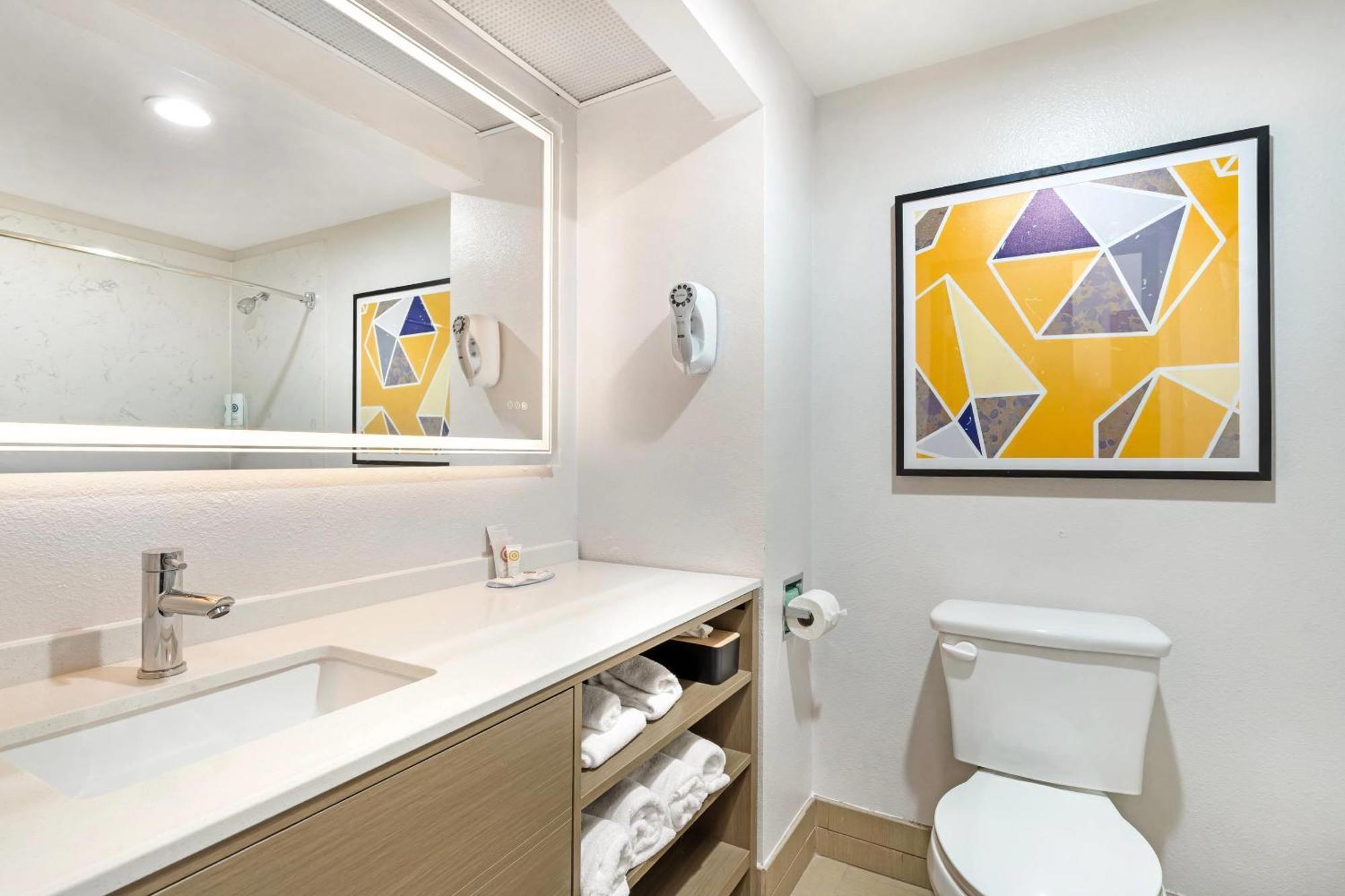 Comfort Inn & Suites Sacramento - University Area Εξωτερικό φωτογραφία