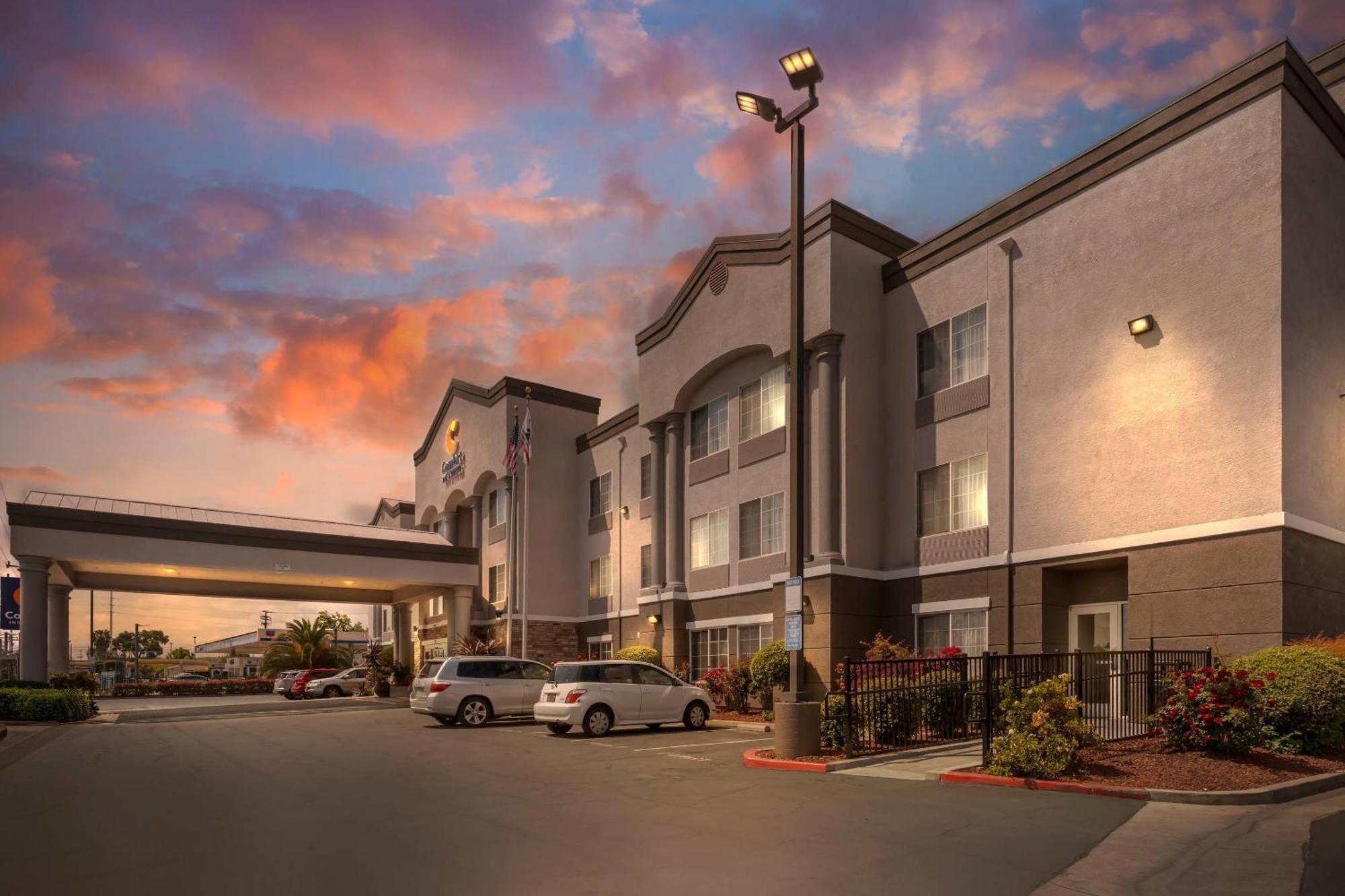 Comfort Inn & Suites Sacramento - University Area Εξωτερικό φωτογραφία